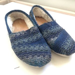 Blue TOMS slip on flats